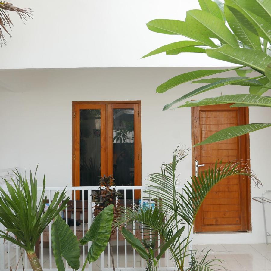 Appartamento Rumah Side Gili Trawangan Esterno foto