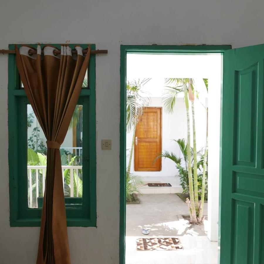 Appartamento Rumah Side Gili Trawangan Esterno foto