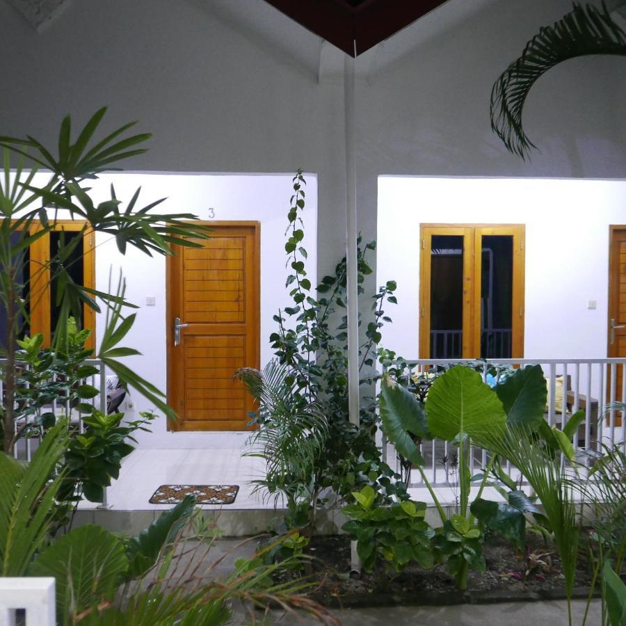 Appartamento Rumah Side Gili Trawangan Esterno foto
